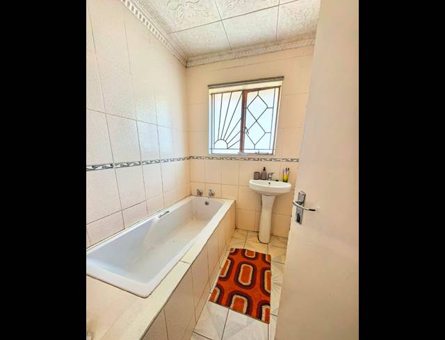 3 BEDROOM HOUSE FOR SALE IN SEBOKENG ZONE 3